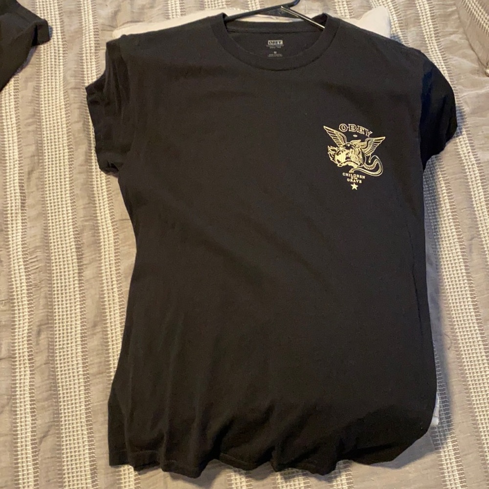 Obey Children of the Grave medium tee
